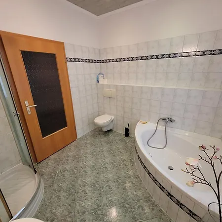 아파트 Ferienwohnung Am See - Bis Zu Maximal 6 Personen *